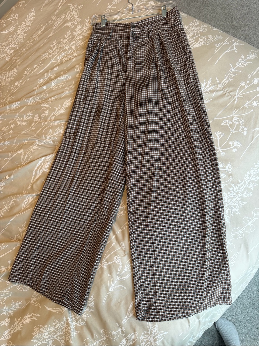 Wide Leg Checked Womenās Pants - Great for the office! š¼
